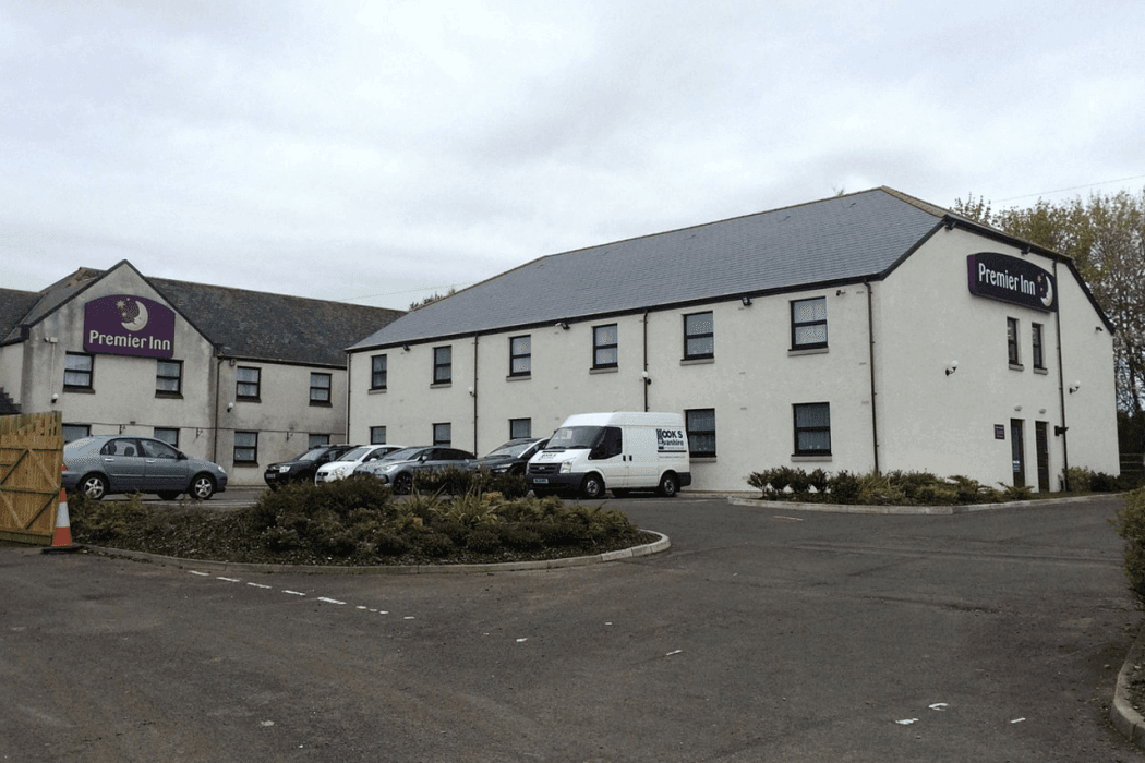 Premier Inn Dundee West main