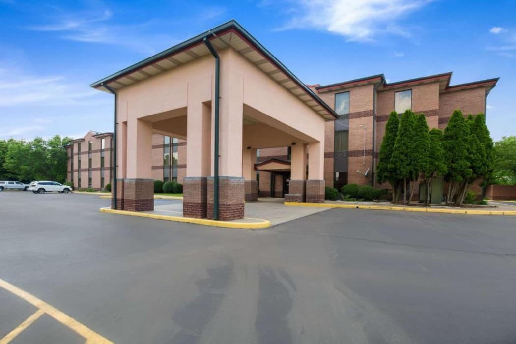 Quality Inn Jeffersonville Area main