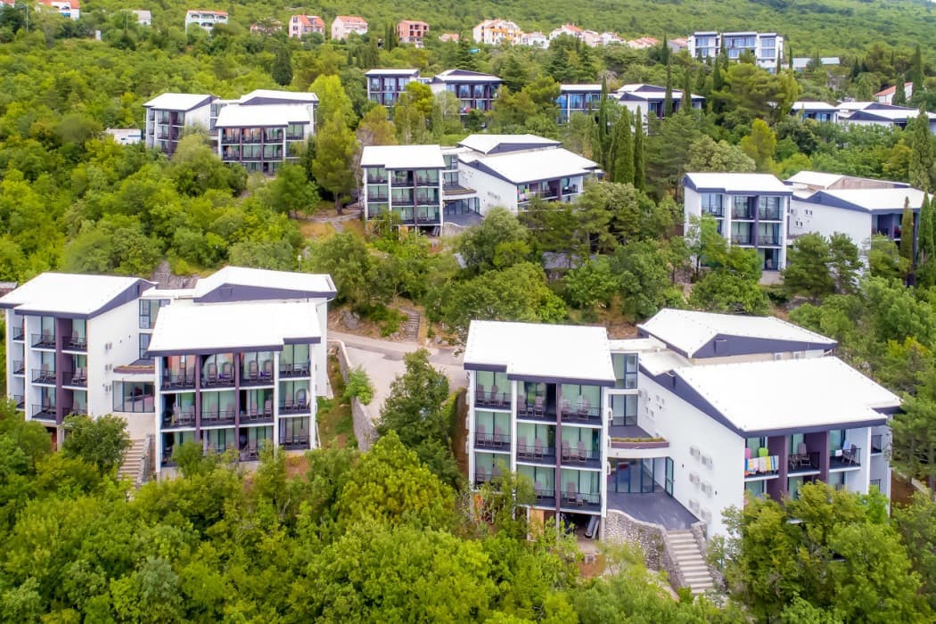 Ad Turres Holiday Resort main