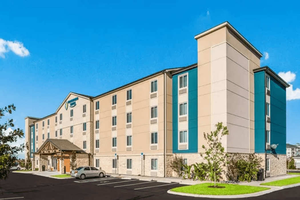 Woodspring Suites Davenport main