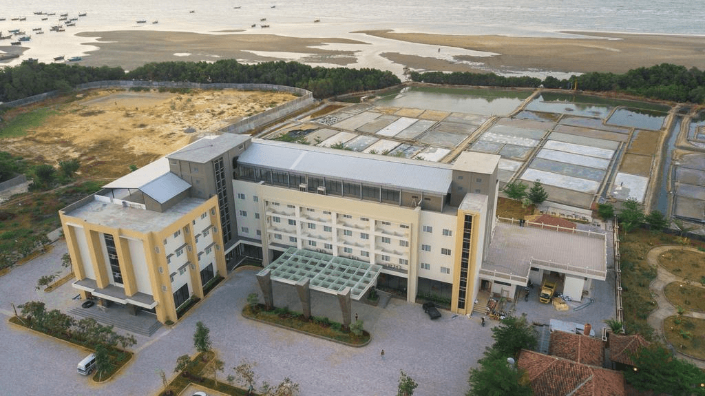 Pollos Hotel & Galerry Rembang