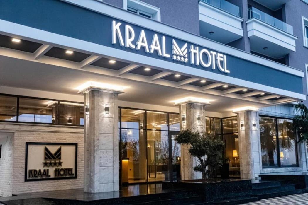 Kraal Hotel main