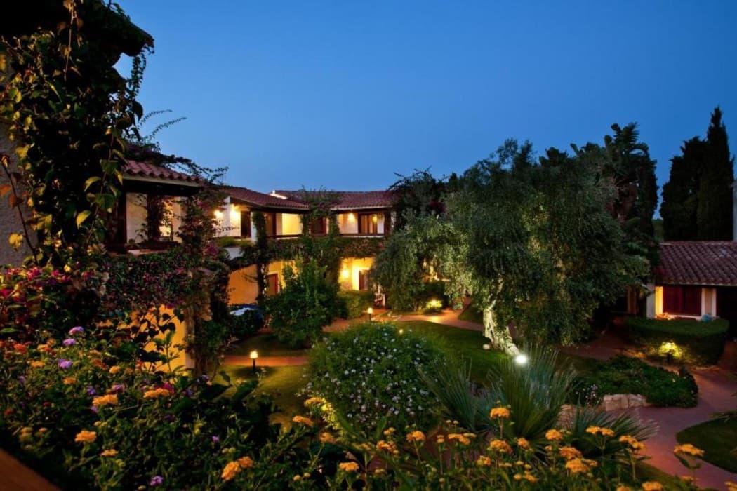 Nora Club Hotel