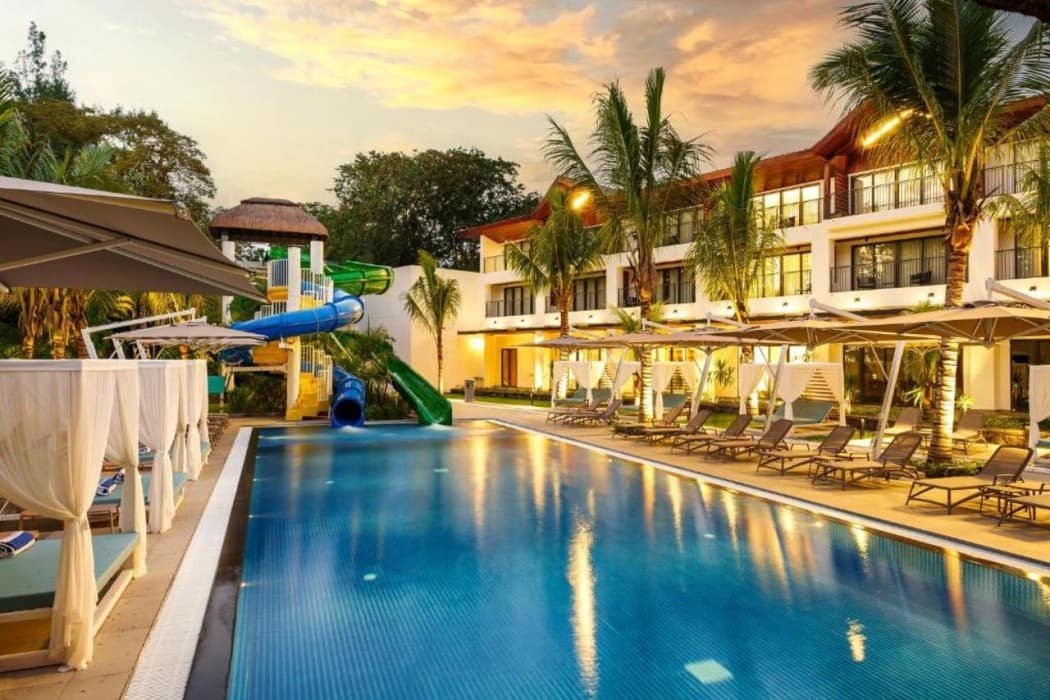 Ocean's Creek Beach Hotel main