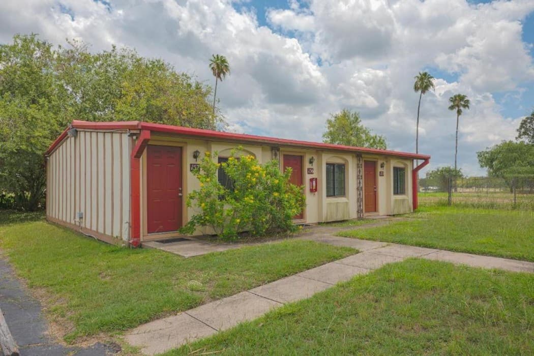 Vali Ho Motel By Oyo Weslaco Mercedes main
