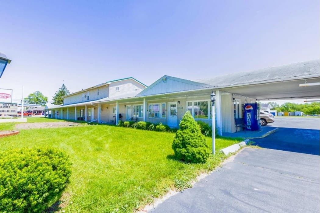Country Hearth Inn And Suites By Oyo Sturgis main