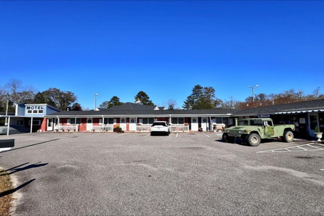 Chesterfield Hotel by OYO Hwy 9 main