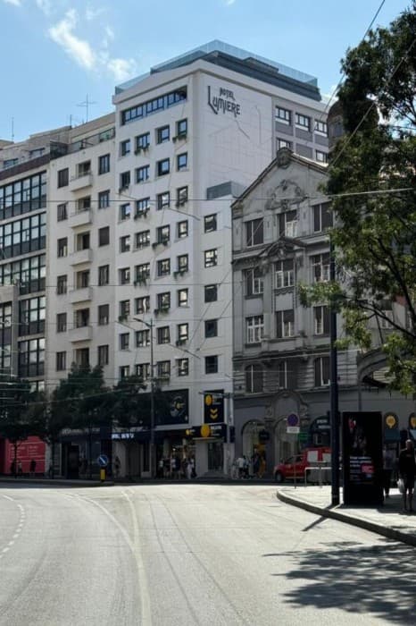 Lumiere main