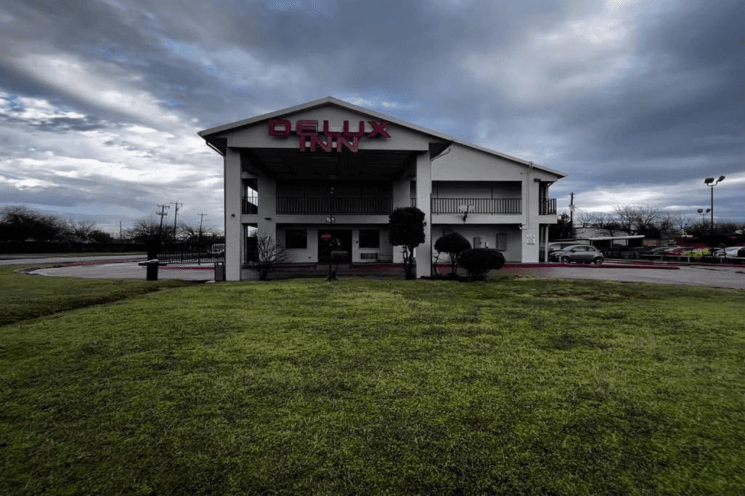 Delux Inn Motel main