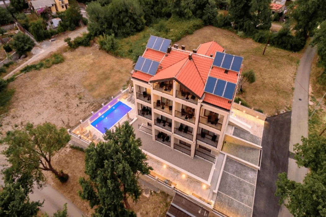 Luxury Apartments Queen main
