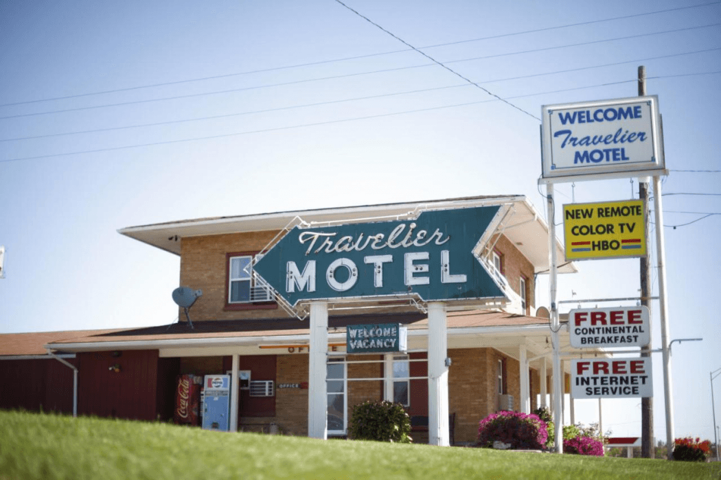 Travelier Motel