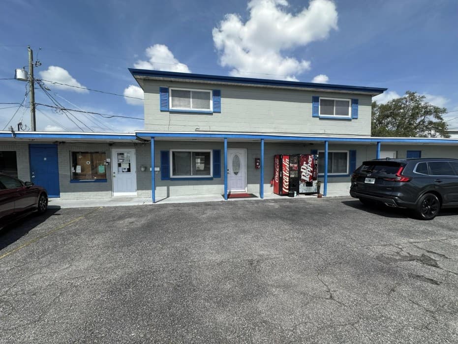 Base Motel By OYO South Tampa main
