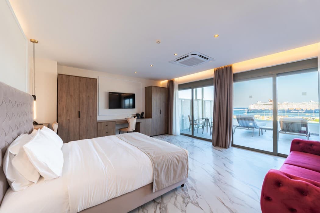 Philia Center Suites main