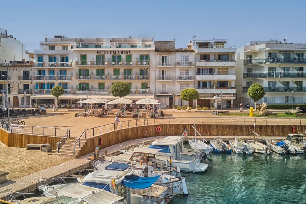 Hotel Cala Bona main