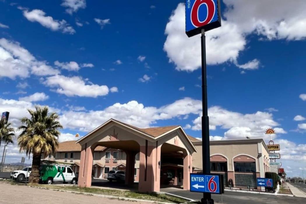 Super 8 By Wyndham Deming Nm main