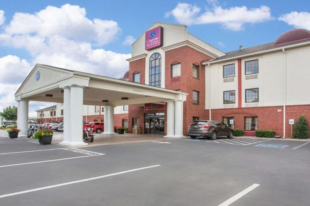 Comfort Suites main