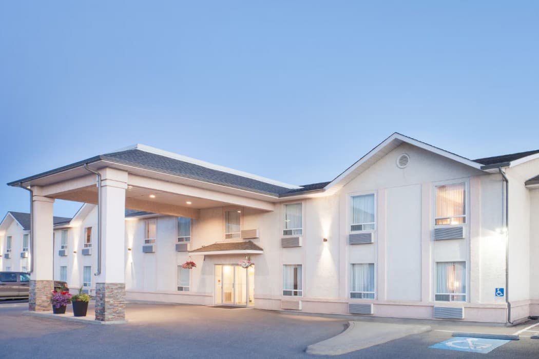 Ramada by Wyndham Cranbrook main
