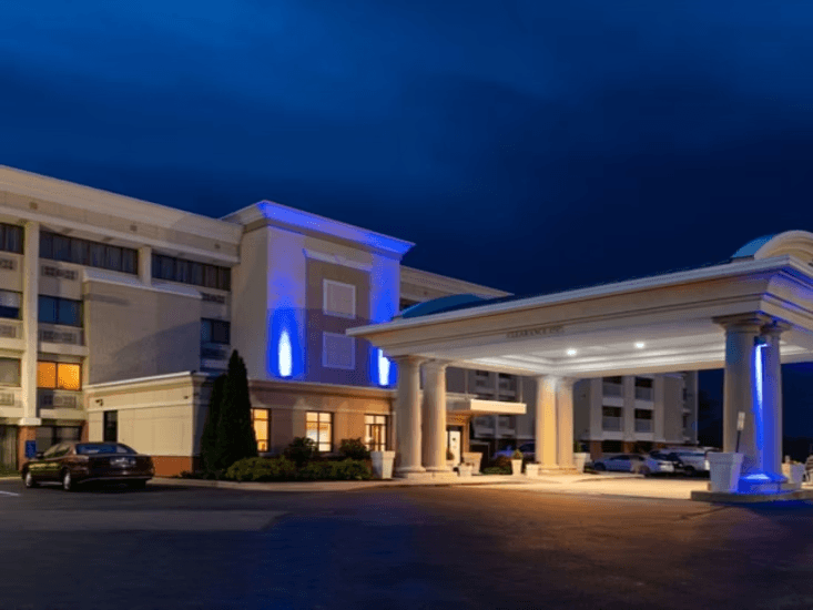 Holiday Inn Express Cincinnati West main