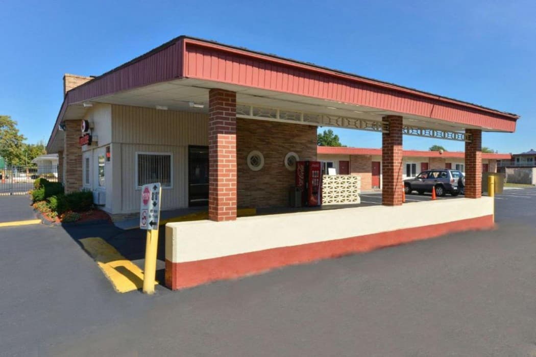 Econo Lodge main
