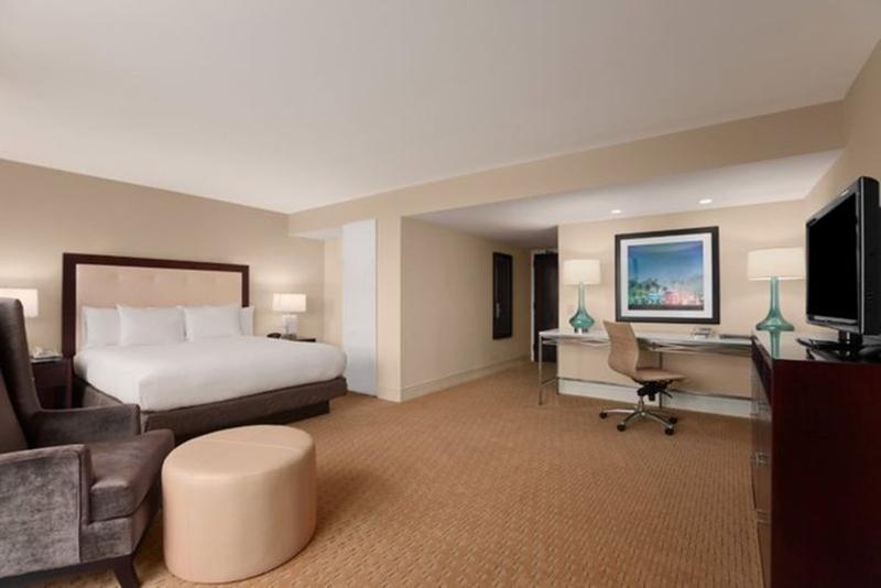Hilton Miami Airport Blue Lagoon 2