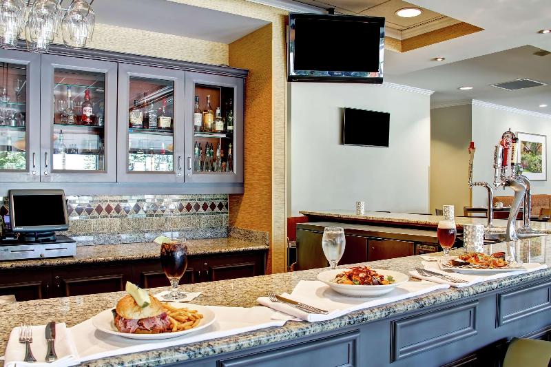 Hilton Garden Inn Ottawa Airport 2