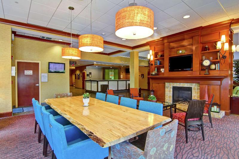 Hilton Garden Inn Ottawa Airport 4