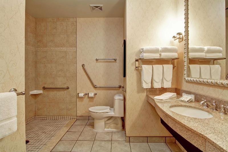 Hilton Garden Inn Ottawa Airport 3