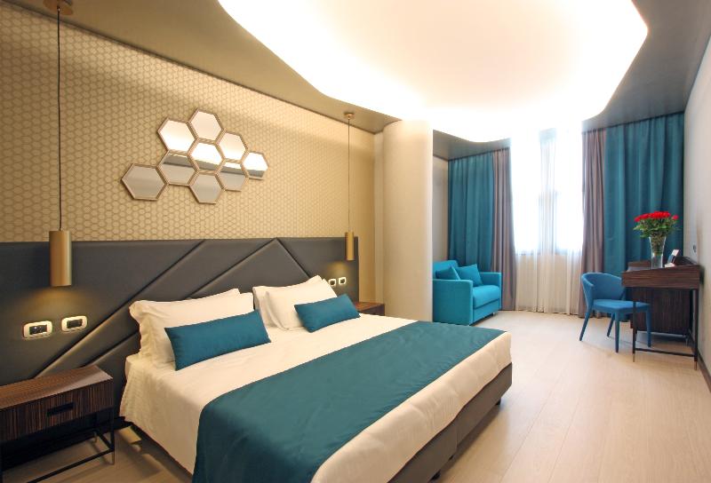 The Hive Hotel 4
