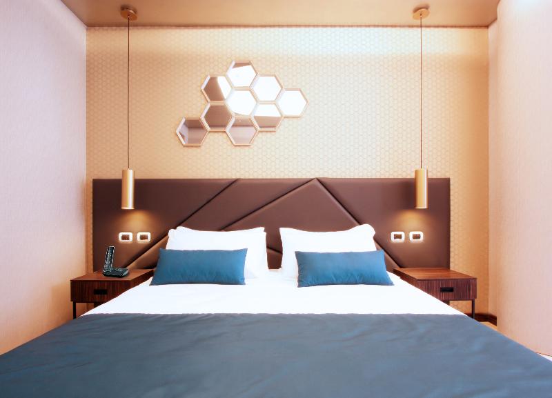 The Hive Hotel 5