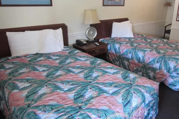 Monterey Fireplace Inn 2