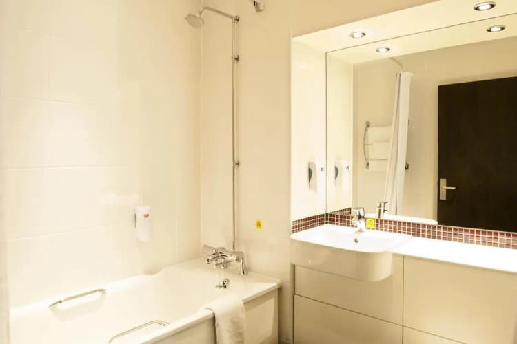 Premier Inn Hotel York South West 5