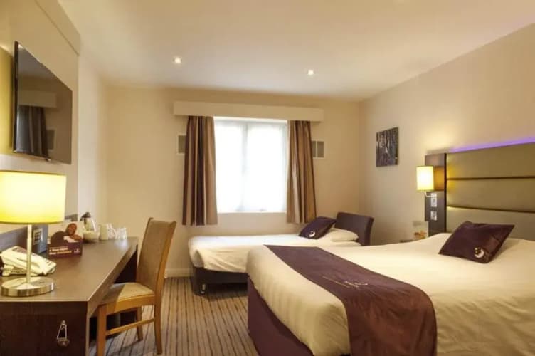 Premier Inn Manchester Trafford Centre South 5