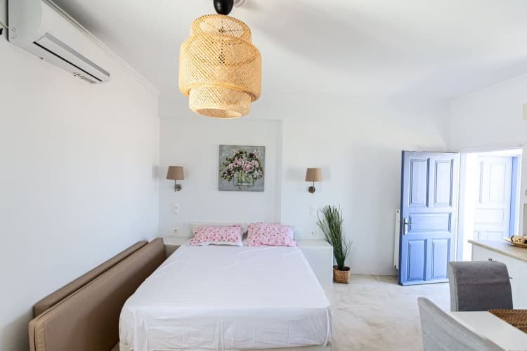 Golden Sunrise Suites Santorini 3