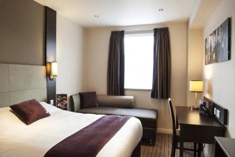 Premier Inn Doncaster Central 5
