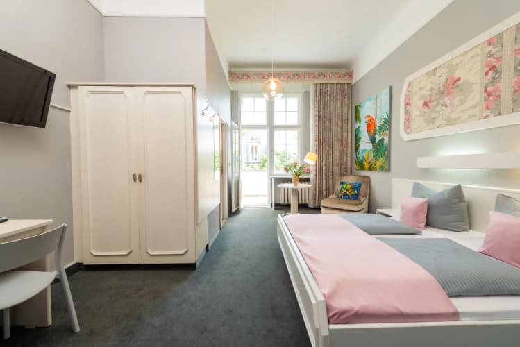 W22 Hotel main