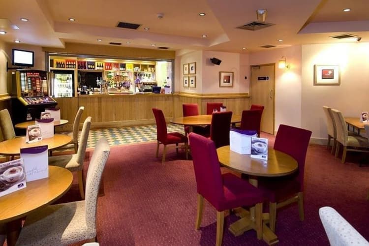 Premier Inn Manchester City Centre Portland Street 3