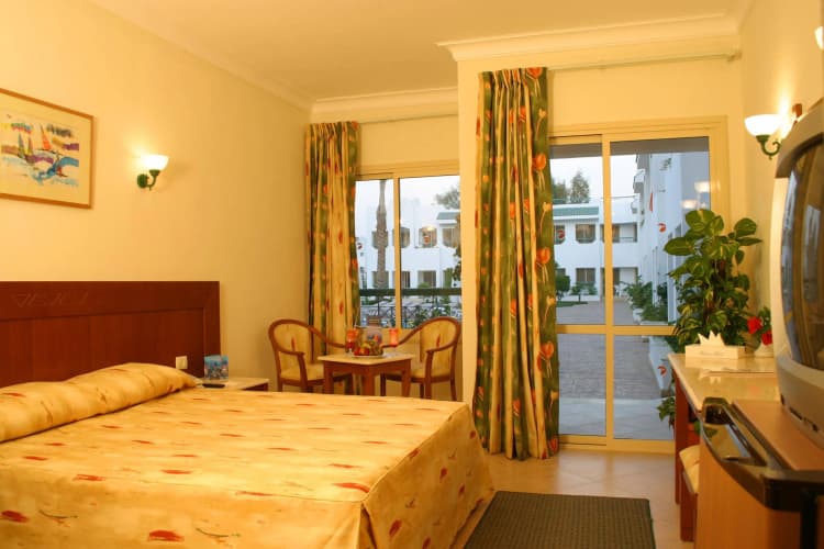 Falcon Hills Hotel 4