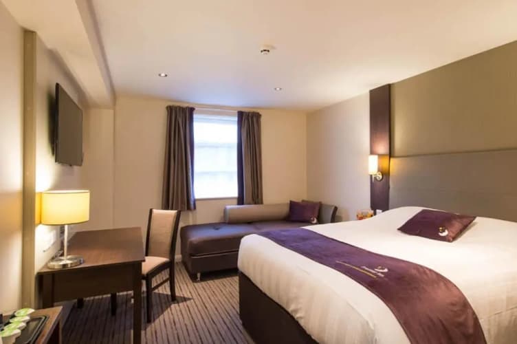 Premier Inn Newcastle City Centre (The Gate) Hotel 2