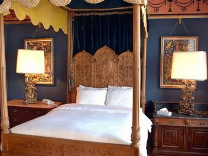 The Chateau Tivoli 5