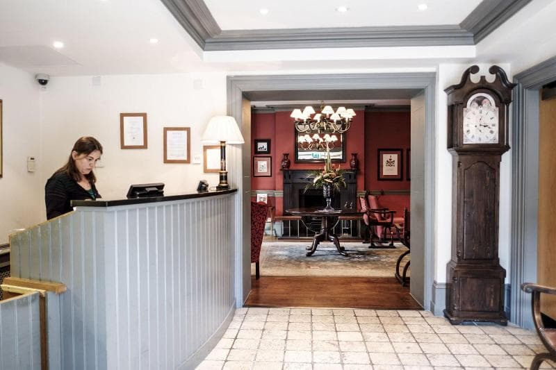 The Red Lion Hotel, Hillingdon 5