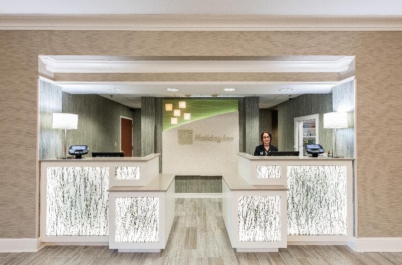 Holiday Inn & Suites Lake City 4