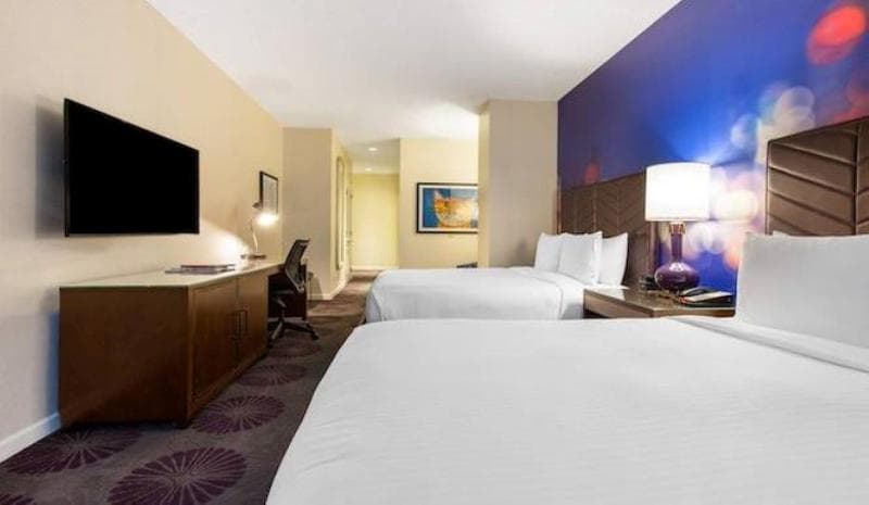 The Chicago Hotel Collection: Magnificent Mile photo 1