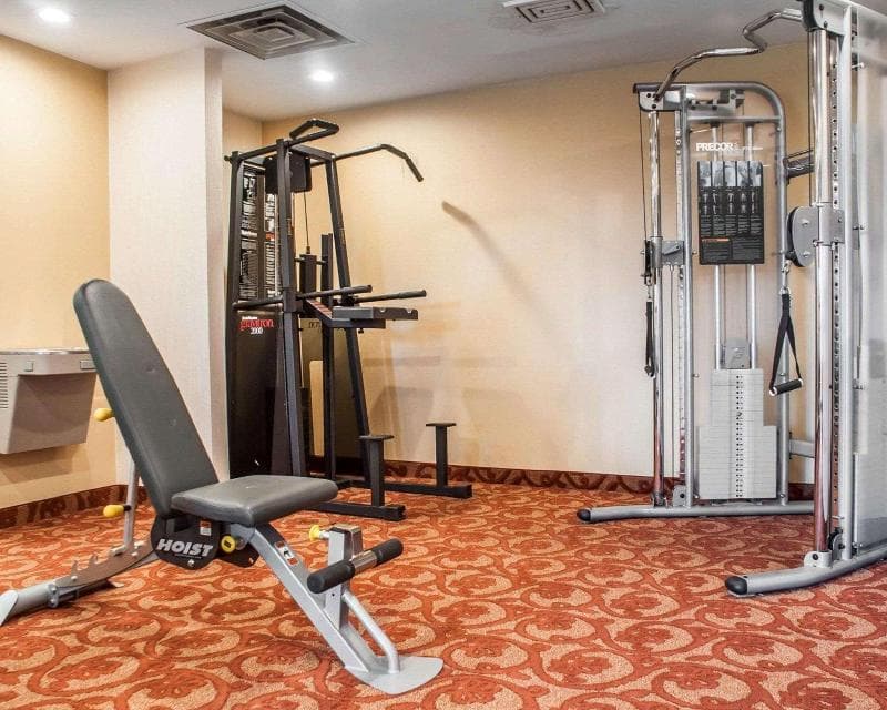 Quality Inn Airport 5