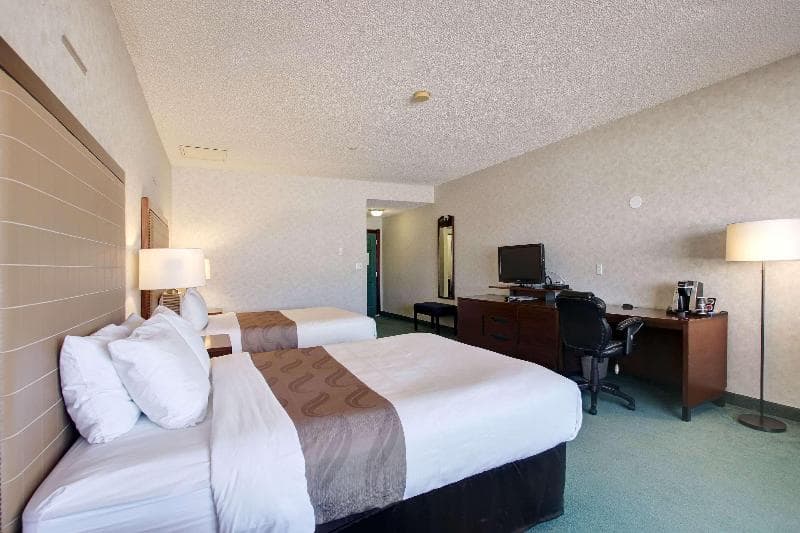 Ramada By Wyndham Nisku Edmonton Airport 3