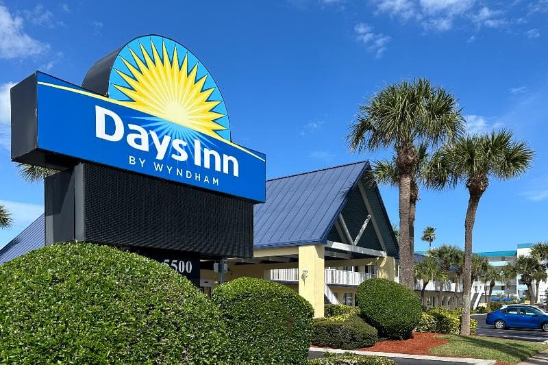 Days Inn by Wyndham Cocoa Beach Port Canaveral 3