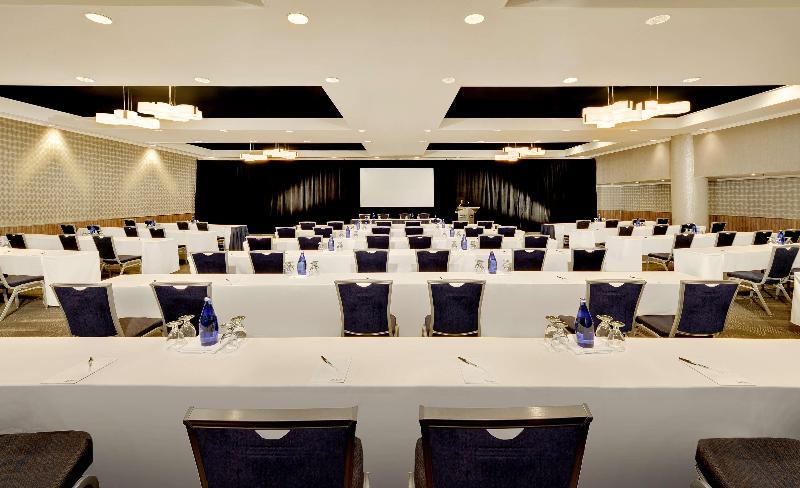 Radisson Admiral Toronto Harbourfront 4