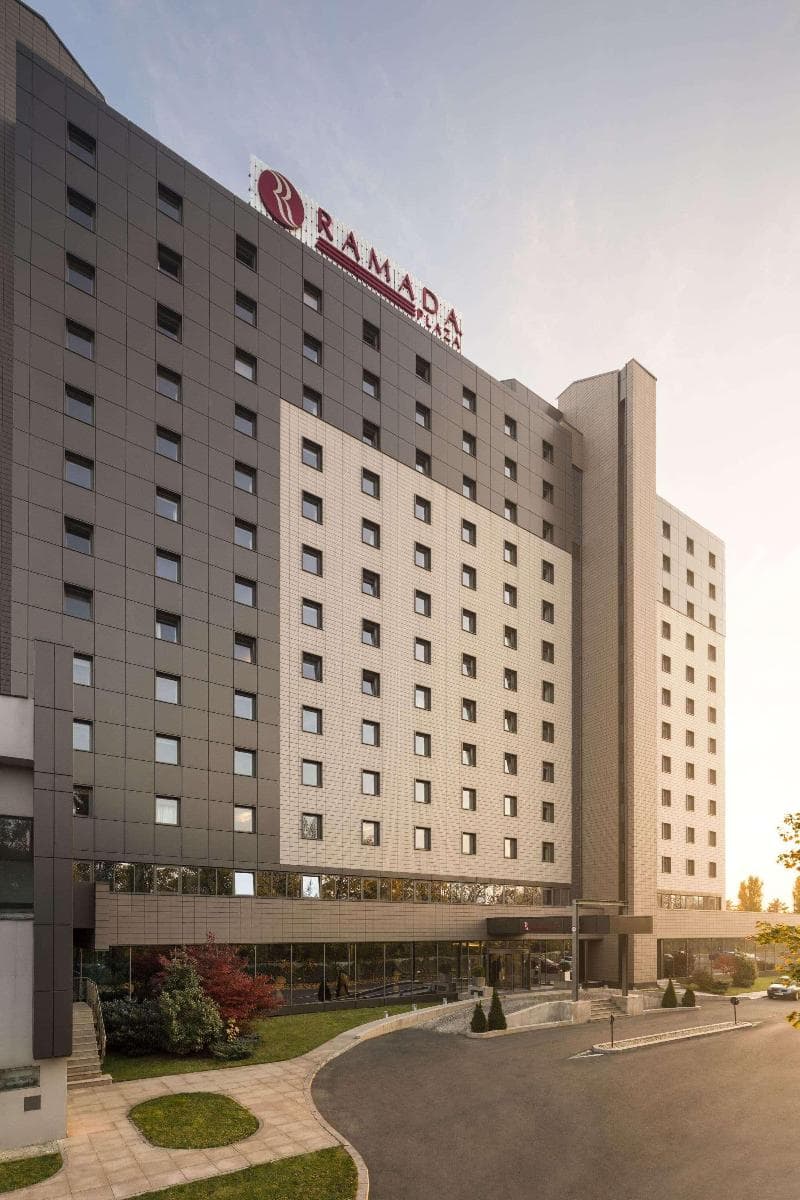 Ramada Plaza by Wyndham Bucharest Convention Center photo 1