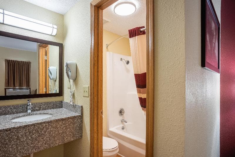 Red Roof Inn Des Moines 5