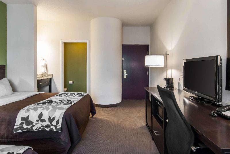Sleep Inn & Suites 2