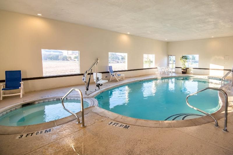 Clarion Inn & Suites DFW North photo 1